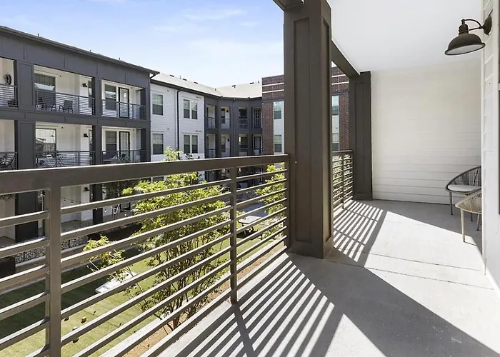 Landing Modern With Amazing Amenities * Fort Worth